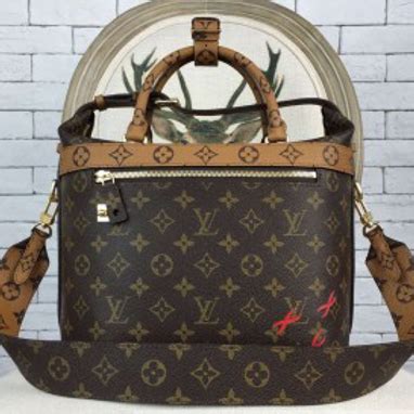 louis vuitton acquisizione|Louis Vuitton catalogo.